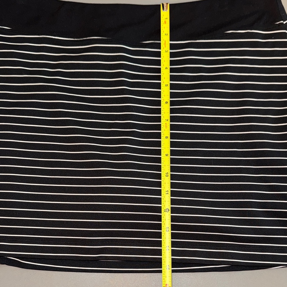 Athleta Black with White Stripes Skort Mini Skirt Built in Shorts Size L - Picture 7 of 7